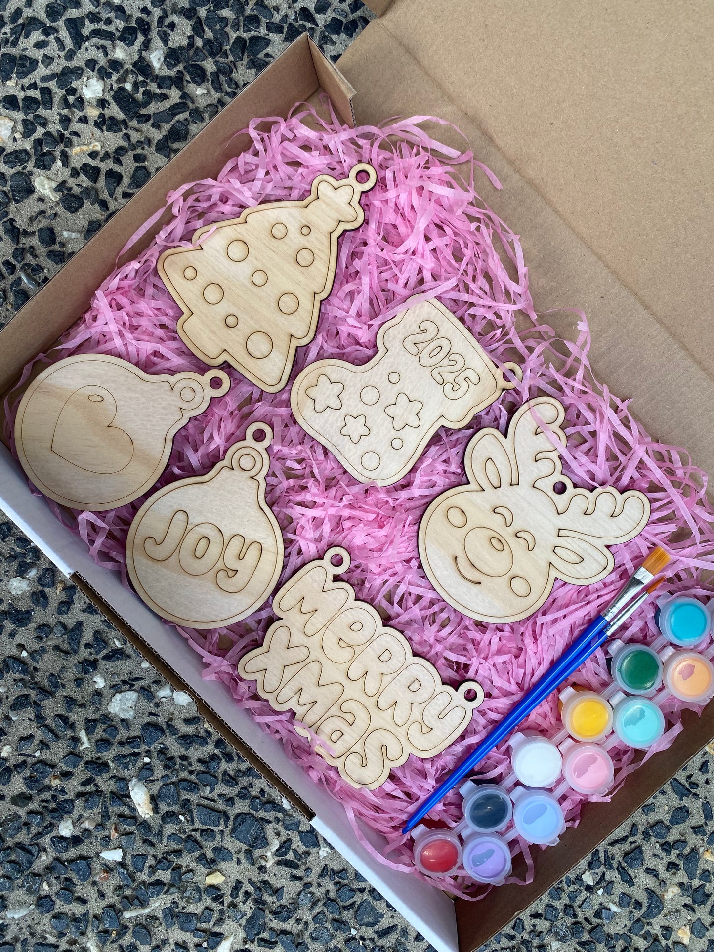 Christmas Ornament Craft Kit: Set of 6 DIY Wooden Decorations